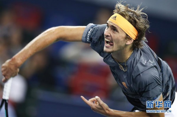 莱万凭借一 莱万凭借一